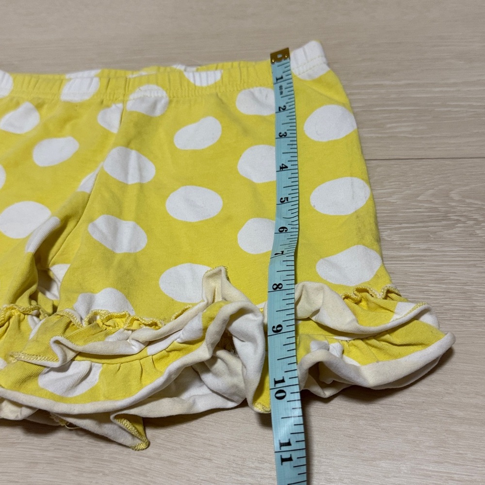 ✨ Sunny Yellow Polka Dot Ruffle Shorts for Kids - Picture 4 of 5